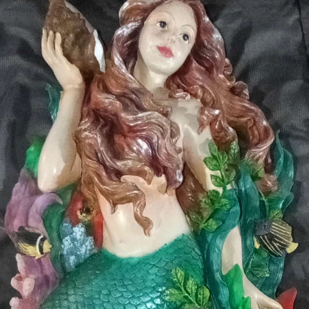 ROOM DECOR